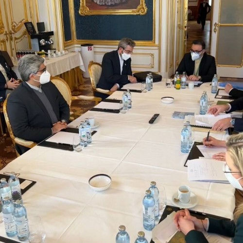 Iran, E3 representatives discuss removal of unlawful sanctions in Vienna