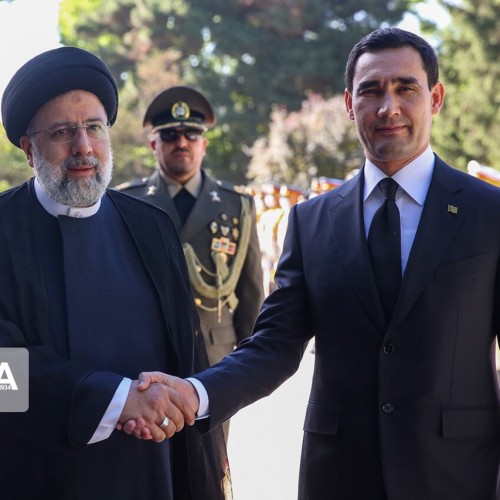 Iran, Turkmenistan sign agreements to broaden cooperation