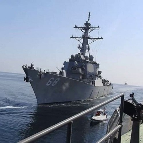 IRGC Marine Forces Challenges US Cruiser in Oman Sea