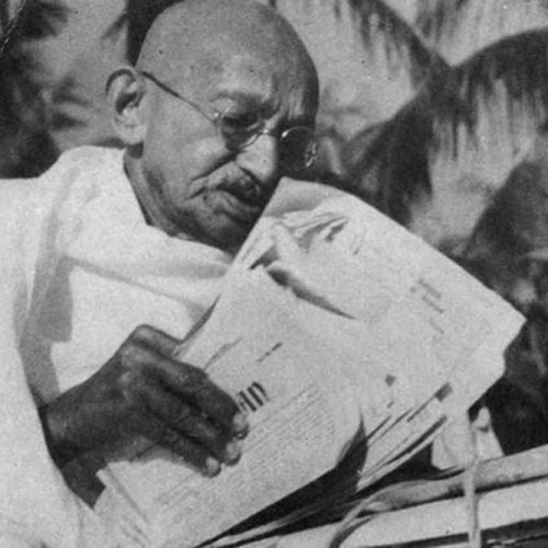 Islam and Nonviolence Policy: Gandhi and Pacifist Muslims