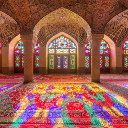 Islamic Culture in Iran: Colorful Tiling the Key Feature of Safavid Architecture
