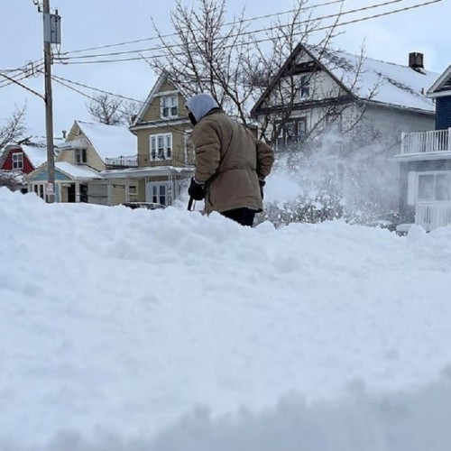 خانه ها در آمریکا از شدت سرما یخ بستند +فیلم