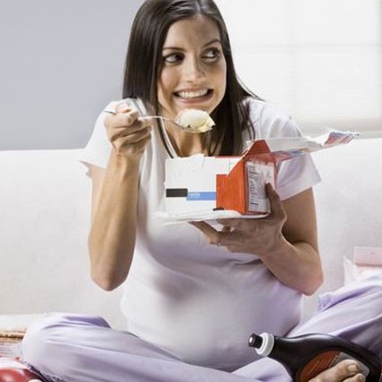 خطرات و عوارض اضافه وزن در حاملگی