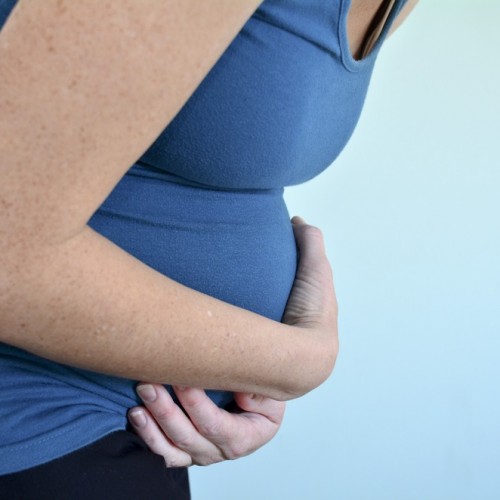 خطرات ضربه به شکم در بارداری