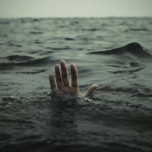 خودکشی عاشقانه دو دختر در دریاچه شورابیل