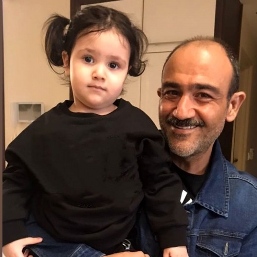 خوشحالی دختر مهران غفوریان از مرخص شدن پدرش