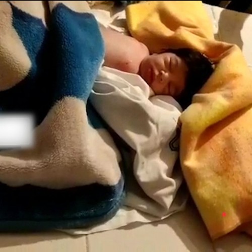 (فیلم) ماجرای زنده شدن نوزاد ۲ ماهه در غسالخانه