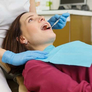 مراجعه به دندانپزشک در دوران بارداری الزامی است؟