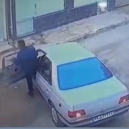 (فیلم) مقاومت صاحب خودرو، سارق را فراری داد 
