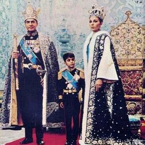 مرحمت محمدرضا شاه و همسرش به رعیت ایران + عکس