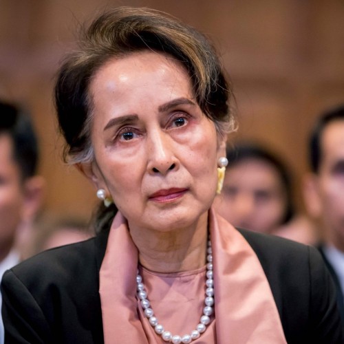 म्यांमार में मिलिट्री द्वारा हिरासत में लि गई नोबेल शांति पुरस्कार विजेता आंग सान सू की