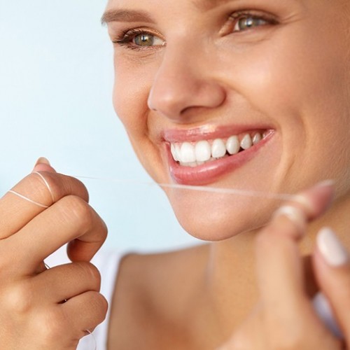 نحوه ی استفاده از جوش‌شیرین و هیدروژن‌ پروکسید برای سفیدی دندان ها