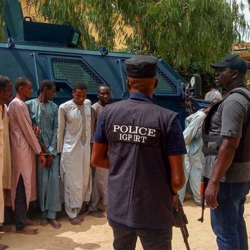 नाइजीरिया के कंकारा से कट्टरपंथी आतंकवादी समूह ने सैकड़ों स्कूली बच्चो का अपहरण किया