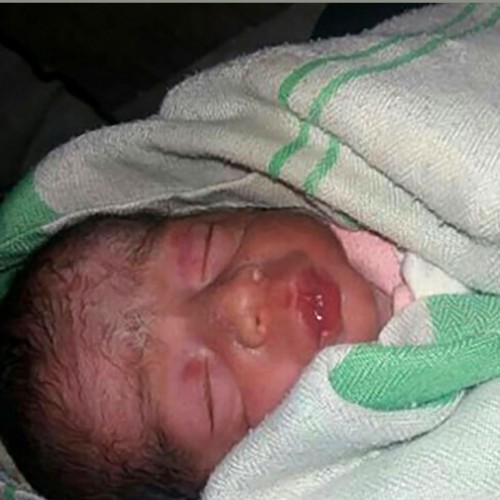 نوزاد رها شده داخل کیسه زباله در سقز پیدا شد