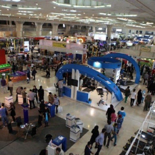 پوشش‌های جنجالی مدل های دختر ایرانی در نمایشگاه تجهیزات ورزشی