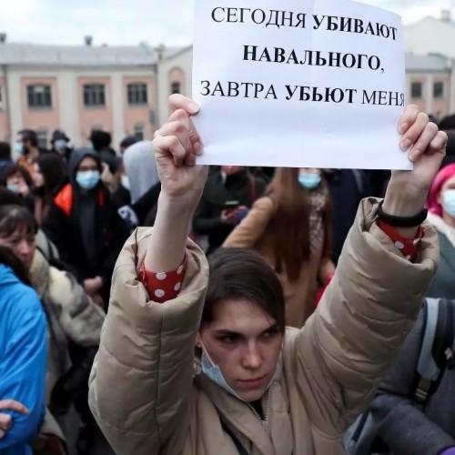 पुतिन के आलोचक नवलनी के समर्थन में 1,000 से अधिक प्रदर्शनकारियों को रूसी पुलिस ने गिरफ्तार किया
