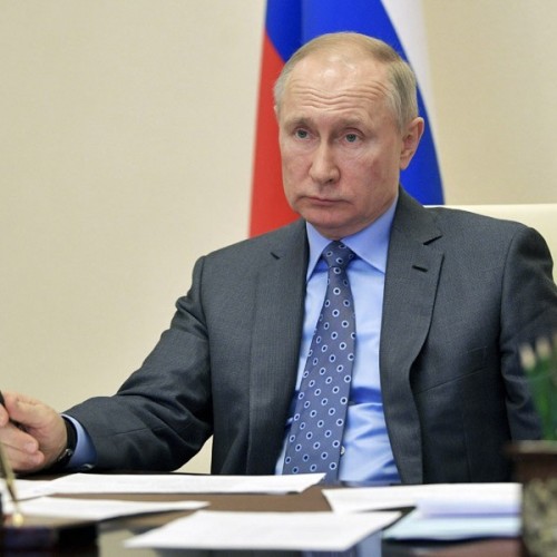 Putin summons top officials to Kremlin amid war fears