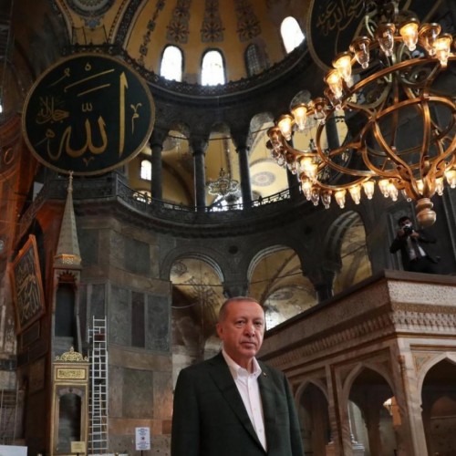 (فیلم) قرآن خوانی اردوغان در نخستین مراسم نماز جمعه مسجد ایاصوفیه 