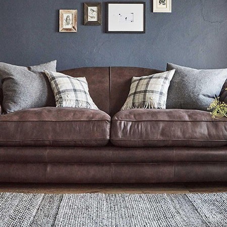 راهنمای انتخاب جنس مبلمان-پارچه ای یا چرم ؟