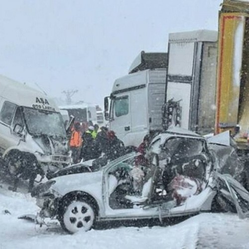 (فیلم) رانندگی مرگبار در جاده برفی