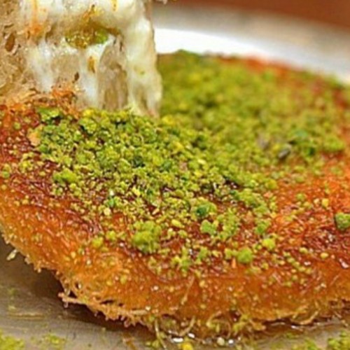 روش تهیه شیرینی کنافه لبنانی