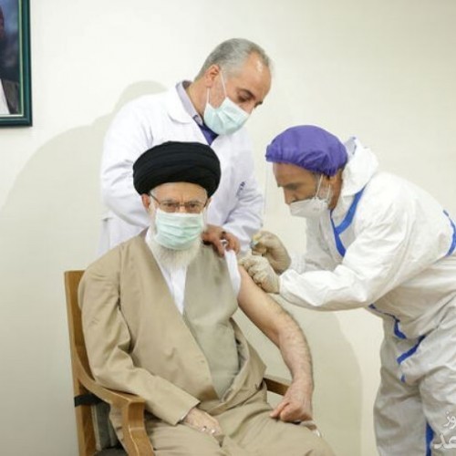 رهبر انقلاب دُز اول واکسن کوو ایران برکت را دریافت کردند +فیلم