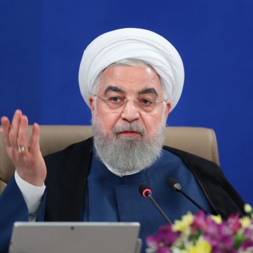 روحانی: مبتلایان را از طریق موبایل،رهگیری می‌کنیم