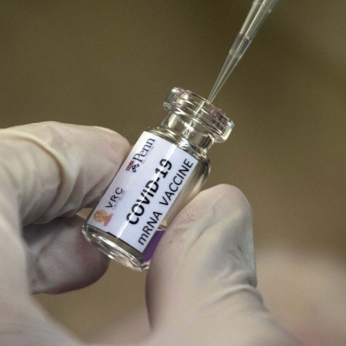 روسیه از آزمایش موفق سه نمونه اولیه واکسن کرونا خبر داد