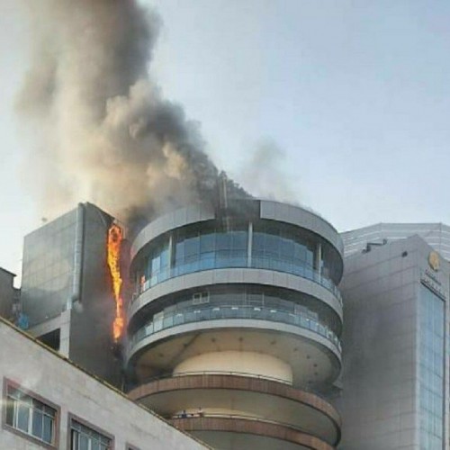 آتش‌سوزی در مجمتع تجاری «لیدوما» شهرک غرب تهران
