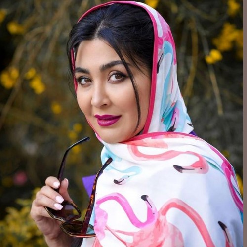 سلفی آسانسوری مریم معصومی و سگ زیبایش