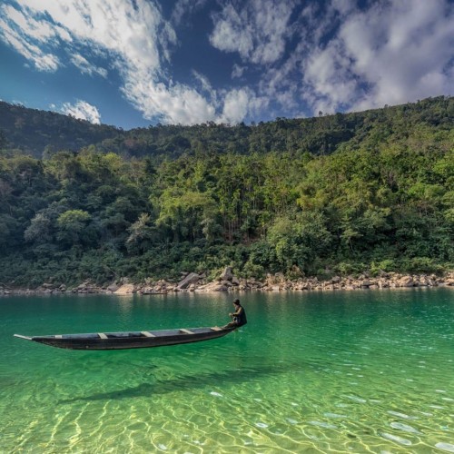 शीशे सा साफ है भारत की इस नदी का पानी, बहते जल में देख सकते हैं खुद की झलक