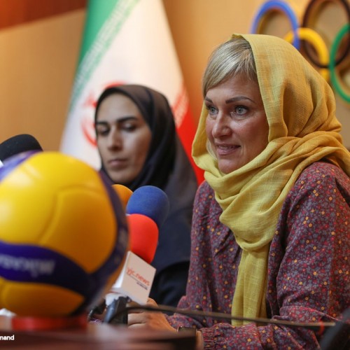 سرمربی والیبال زنان ایران: مجبور به داشتن حجاب نشده‌ام