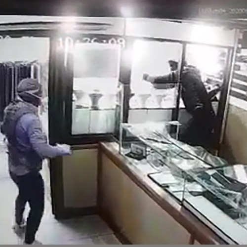 (فیلم) سرقت مسلحانه از طلا فروشی در باغ فیض اسلامشهر