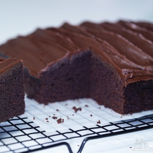 طرز تهیه کیک شکلاتی بدون فر روی اجاق گاز