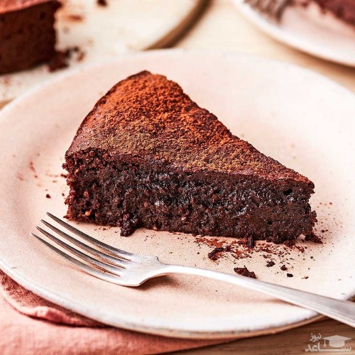 طرز تهیه کیک شکلاتی کلاسیک ساده