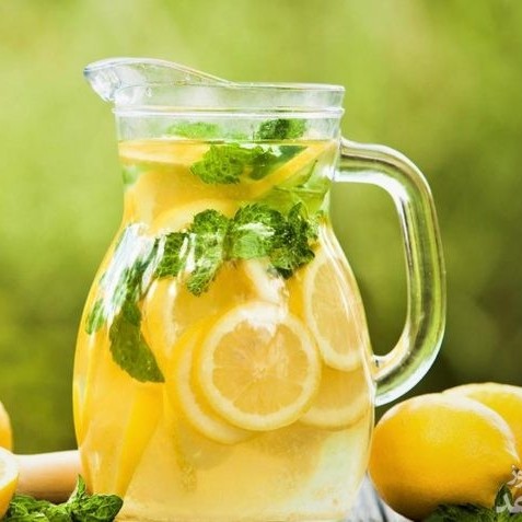 طرز تهیه نوشیدنی لیمو و نعنا لذیذ