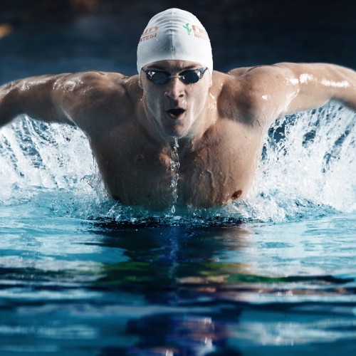 تاثیر ورزش شنا بر تقویت عضلات بدن