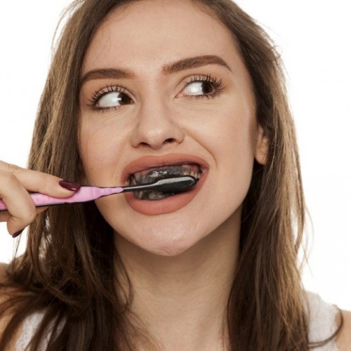تاثیر روغن نارگیل برای سفید کردن دندان چیست؟