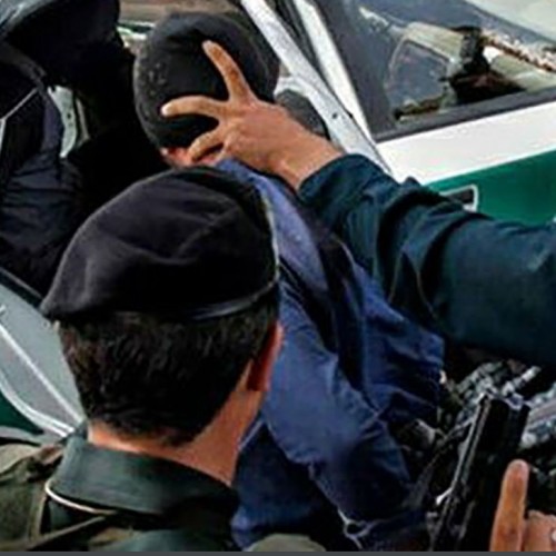 تعقیب و گریز پلیس با قاچاقچیان مواد مخدر در اتوبان تهران _ قم + فیلم