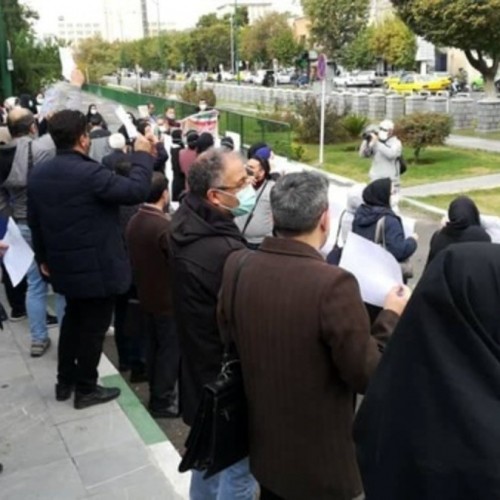 تجمع اعتراضی پرستاران مقابل مجلس