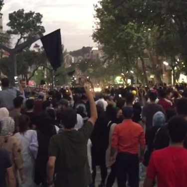تجمع مردم سنندج در اعتراض به جان باختن مهسا امینی +فیلم