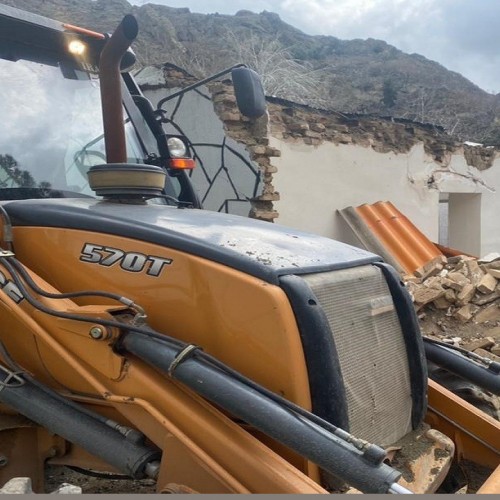 تخریب سه ویلای متعلق به دستگاه‌ های دولتی در حریم رودخانه کرج + فیلم