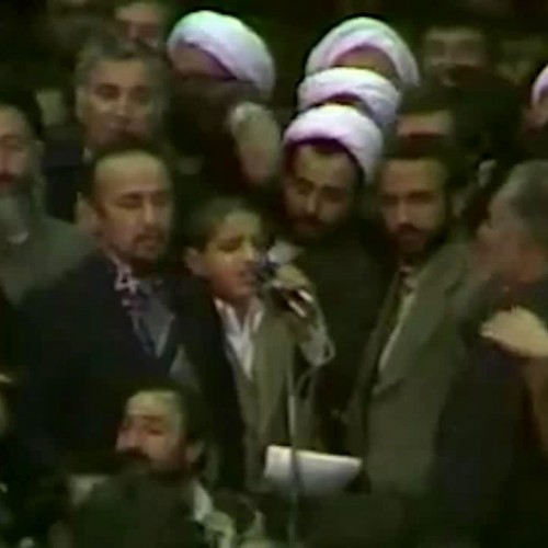 تلاوت قرآن محمد اصفهانی هنگام ورود امام خمینی در 12بهمن 57 +فیلم