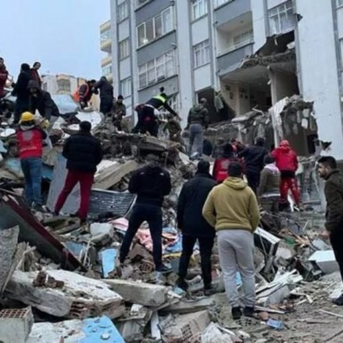 تلخ ترین عکس از زلزله ترکیه که با دیدنش قلب آدم به درد می آید