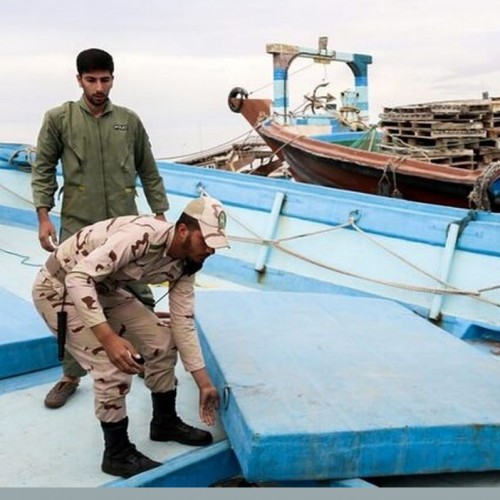 توقیف ۲ فروند شناور حامل ۲۵ هزار لیتر سوخت قاچاق در آب‌های خلیج فارس