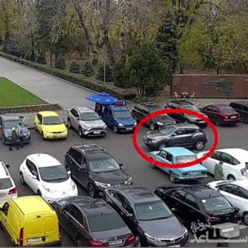 (فیلم) تصادف هنگام دنده عقب گرفتن در پارکینگ