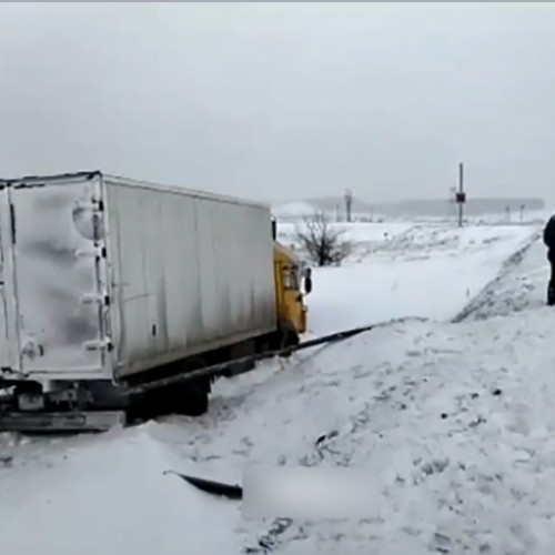 (فیلم) تصادف مرگبار سواری با کامیون در جاده