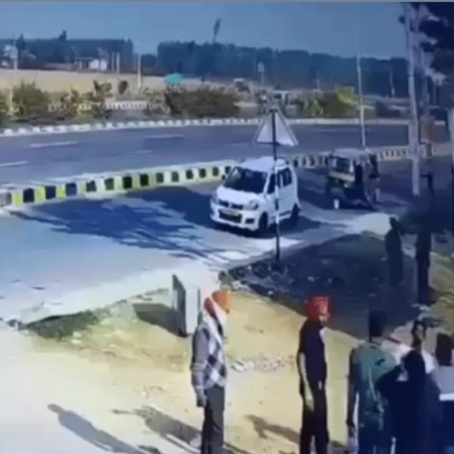 (فیلم) تصادف شدید یک خودرو با عابران پیاده 