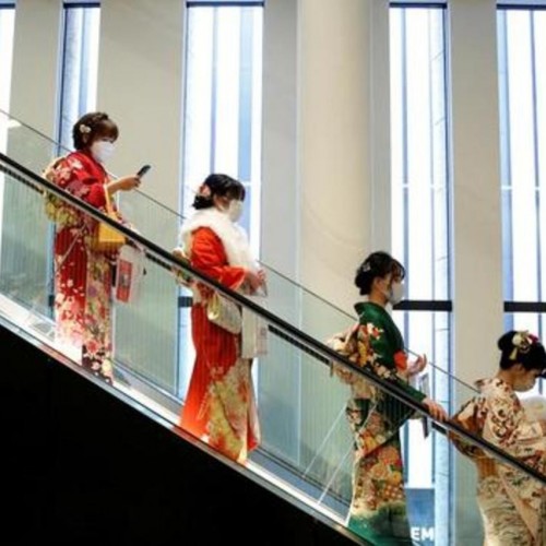(تصاویر) برگزاری باشکوه جشن بلوغ جوانان ژاپنی