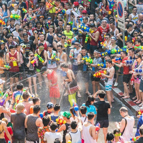 (تصاویر) سونگکران؛ جشنواره آب بازی در تایلند